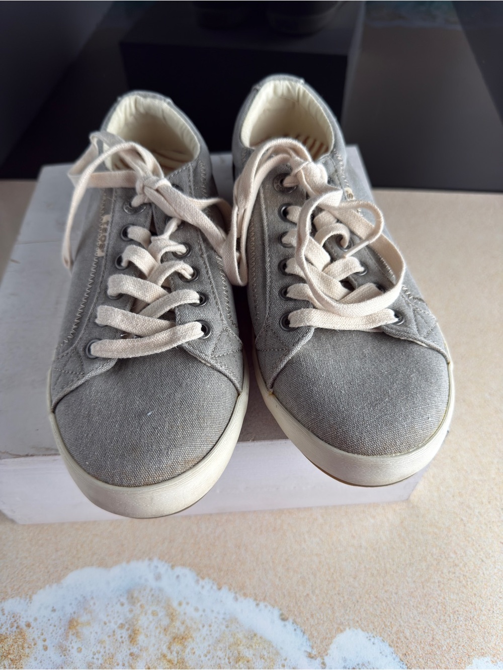 Gray Canvas Low-Top Sneakers with Cream Laces